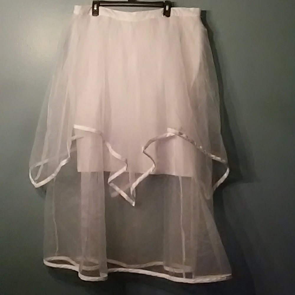 White organza skirt